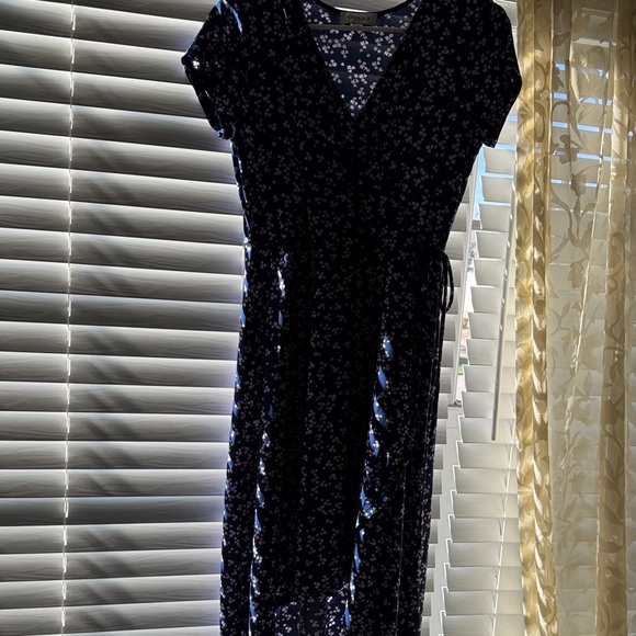 Gilli Navy Floral Maxi Dress - Picture 1 of 3